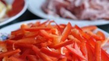 Ингредиенты для салата с ветчиной и перцем