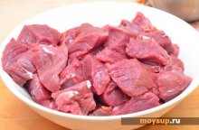 Нарезаем говядину на кусочки