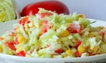 Салат с крабовыми палочками, ветчиной и пекинской капустой
